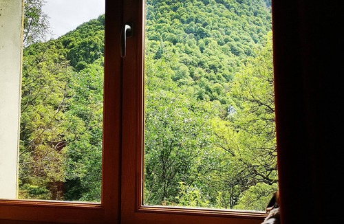 Melles Ski Chalet | 🏔 The Little Barn – A Cozy Hideaway in the Heart of the Pyrenees