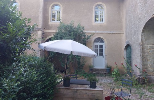 Saint-Lothain Apartment | The Pavilion: An Unconventional Apartment