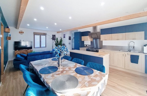 Joncreuil Ski Chalet | The Peregrine Falcon. Self-catering cottage, halfway between Lacs d'Orient and Lac du Der