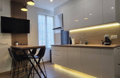 Mont d'Arene Apartment | The Reims Emerald Ideally Located, Comfortable, and Air-Conditioned