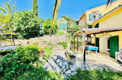 Le Beausset House | the sea while the legendary country's calm