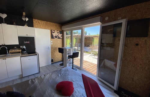 Urimenil Apartment | The secret of the garden with private Jacuzzi and private terrace, calm and nature.
