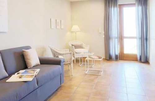Monforte d'Alba Apartment | The Seven Ways - Maple Apartment with Jacuzzi and Large Porch