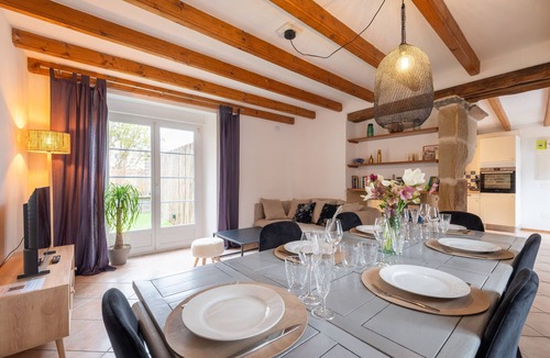 Oelleville House | The Stones of Happiness. Village House
