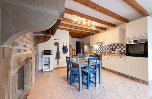 Oelleville House | The Stones of Happiness. Village House