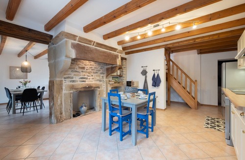 Oelleville House | The Stones of Happiness. Village House