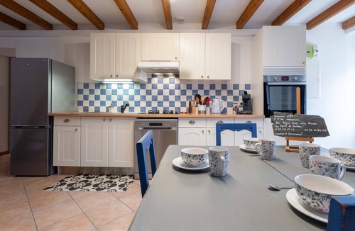 Oelleville House | The Stones of Happiness. Village House