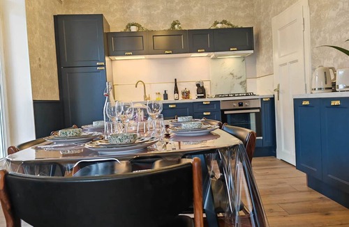 Plantieres Queuleu Apartment | The Vintage: A 4-Star Apartment for up to 5 People