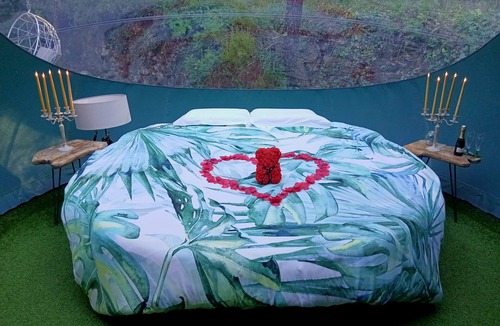 Meounes-les-Montrieux House | "The Zen Bubble" in the heart of the unusual