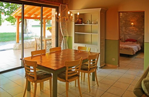Vigueron Cottage | Three gîtes set in a large estate, around a swimming pool heated to 27°.