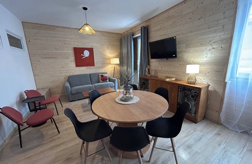 Bareges Apartment | Three-room apartment sleeps 6/7 in the center of Bareges