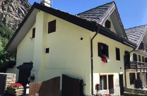 Courmayeur Apartment | Tiny Charming Studio Close to the ski slopes