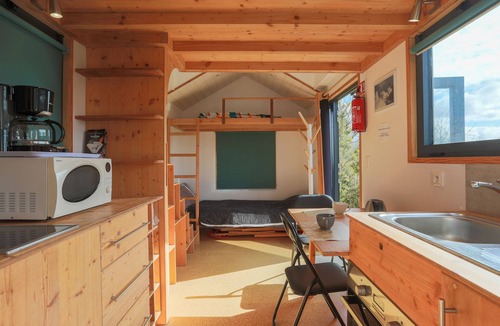 Begard House | Tiny House 'Très Jolie Tout Confort' with Private Terrace, Private Garden and Wi-Fi
