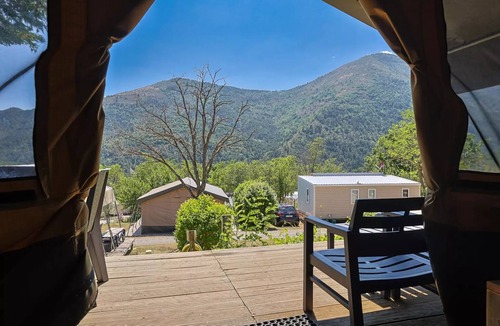 La Garde House | Tournesol glamping tent, sleeps 6