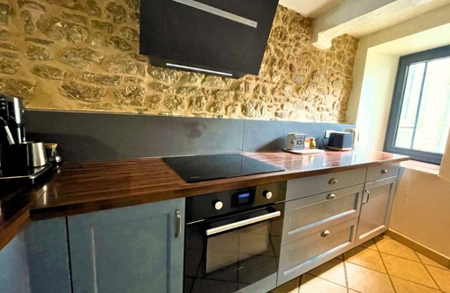 Guingamp House | "Town House" im Herzen des historischen Zentrums by Interhome
