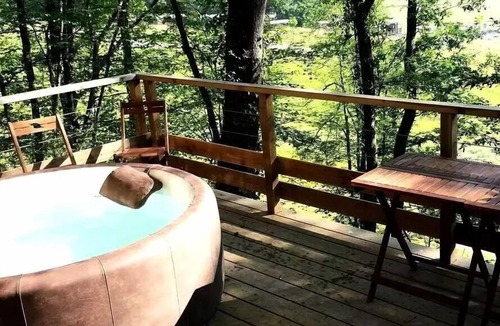 Estipouy Cabin | Travel Trailer - Vacation Rental for 5 People
