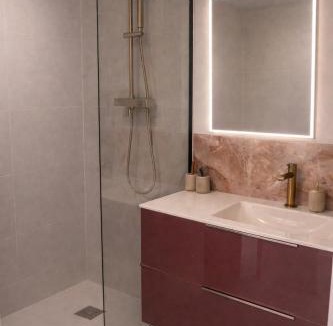 Bagnols-en-Foret Apartment | Trianon Location