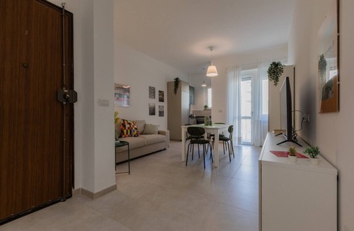 Santa Rita Apartment | Tripoli White Home by Wonderful Italy
