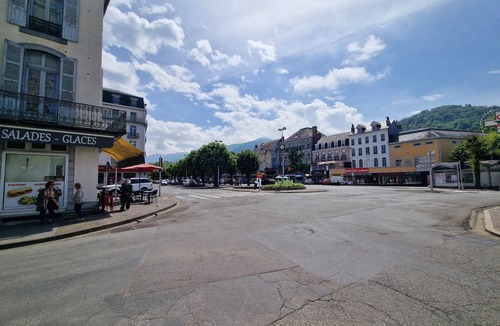 Bagneres-de-Bigorre Apartment | Tucou ✦ T2 luminous 4 pers ✦ Thermes on foot