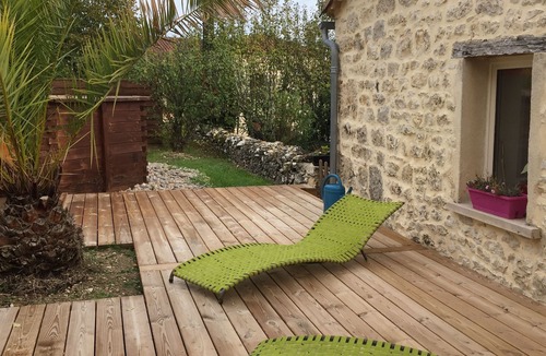 Sauzet House | TYPICAL STONE HOUSE 4 TO 6 PERS SWIMMING POOL AND JACUZZI, NEAR CAHORS AND MONTCUQ