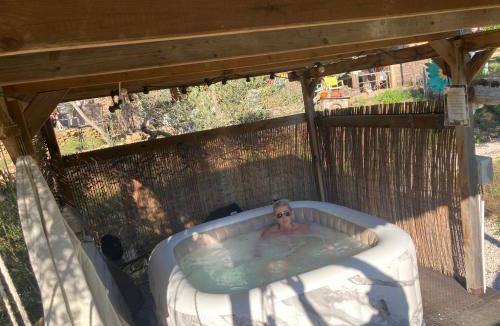 Le Beausset House | Un brin dfolies, bohème , nature, piscine chauffée de Pâques à Toussaint , spa , sauna, yoga ,massage