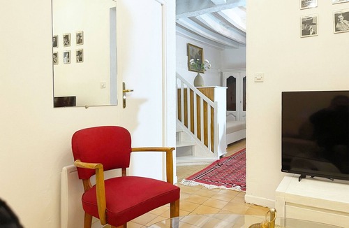 Provins House | Une belle maison donnant sur une cour privative au pied de l’église Saint Ayoul!
