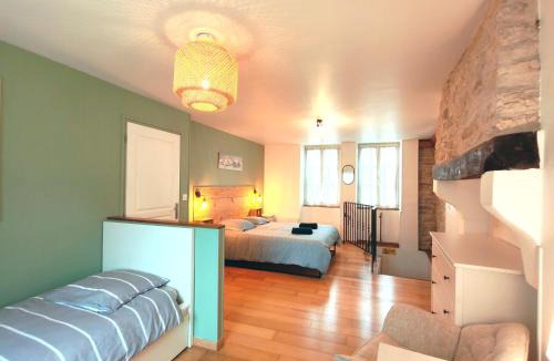 Saint-Cyr-les-Colons Apartment | Une Cave entre amis-Jacuzzi-proche Chablis-2 chambres