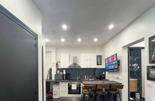 Plaisance Apartment | Urban Flat 189 - Atelier Montparnasse Vuitton