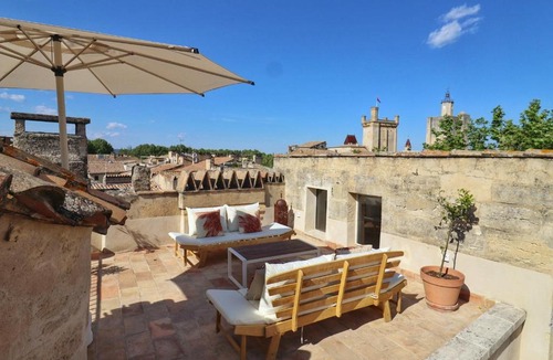 Uzes Apartment | Uzès Place aux Herbes - Le Belvédère - Rooftop unique et Clim - Appartement d'exception