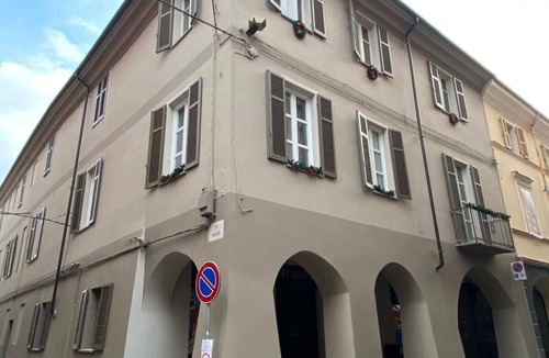 San Damiano dʼAsti Apartment | Vacation Home La Bisbetica, apartment in the Old Town