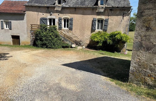Villeneuve d'Aveyron House | Vacation Rental Between Lot and Aveyron with a Pool