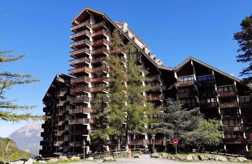 Pra Loup Apartment | Valley-side studio for 4 people, with a west-facing balcony