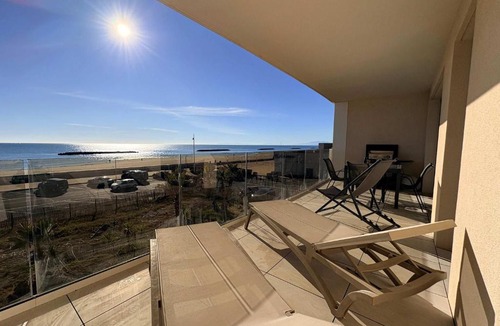 Valras-Plage Apartment | Valras-Loc Archipel Capri Jacuzzi with Sea View