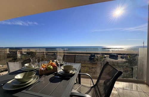 Valras-Plage Apartment | Valras-Loc Archipel Capri Jacuzzi with Sea View