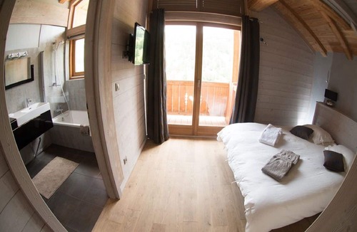 Vars Ski Chalet | Vars Les Claux Luxury chalet At the foot of the slopes Swimming pool Hammam 16 beds