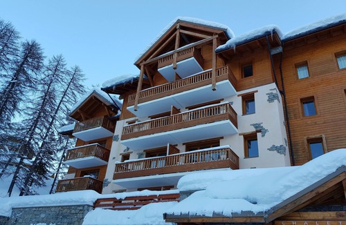Les Claux Apartment | VARS PISTES les Claux 5 people T2 Albane * swimming pool underground parking