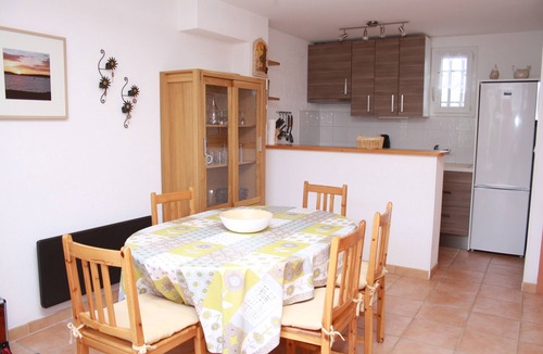 Gruissan House | Very nice vacation home, top location, only 50 m to the beach, close to the harbor. 6 persons