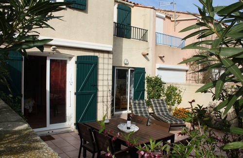 Gruissan House | Very nice vacation home, top location, only 50 m to the beach, close to the harbor. 6 persons