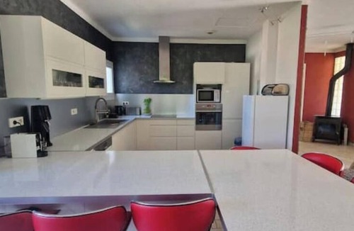 Le Castellet House | Villa des Sources with Air Conditioning and a Pool
