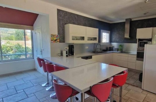 Le Castellet House | Villa des Sources with Air Conditioning and a Pool