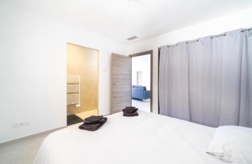 Beaucaire House | Villa équipée piscine 12 pers Beaucaire proche Nîmes Arles Camargue