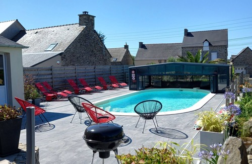 La Fresnais House | Villa 4 ✨ 2 km from the bay, house with covered pool and enclosed garden
