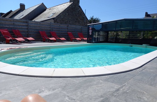 La Fresnais House | Villa 4 ✨ 2 km from the bay, house with covered pool and enclosed garden