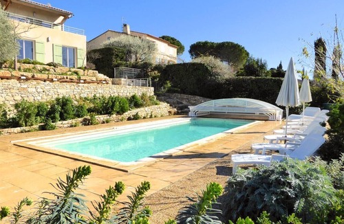 Le Castellet Villa | Villa aircon, pool heated, paradis for children, pinball, baby-foot, WIFI free