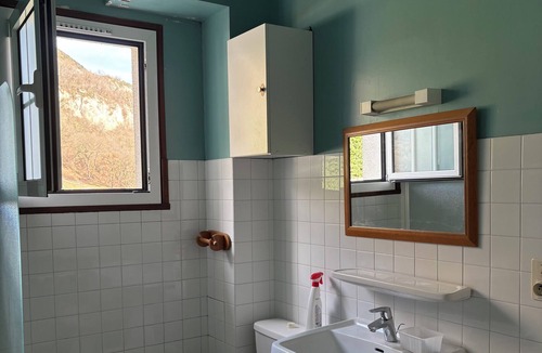 Ayzac-Ost Bed & Breakfast | Villa avec piscine face aux montagnes.