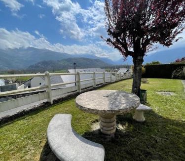 Ayzac-Ost Apartment | Villa avec piscine face aux Pyrénées