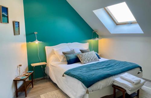 Villechetif Bed & Breakfast | Villa de la Croix - Maison d'hôtes à 4 minutes de l'A26 avec parking