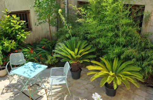 Sainte-Savine Apartment | Villa des dames 40m2,jardin fleuri