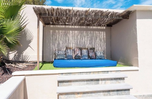 La Bouverie Villa | Villa Escape : Comfort, Pool & Spa 12P