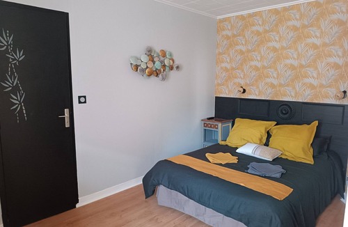 Journiac Bed & Breakfast | Villa EsquirHall, cosy bed and breakfast Côté cour